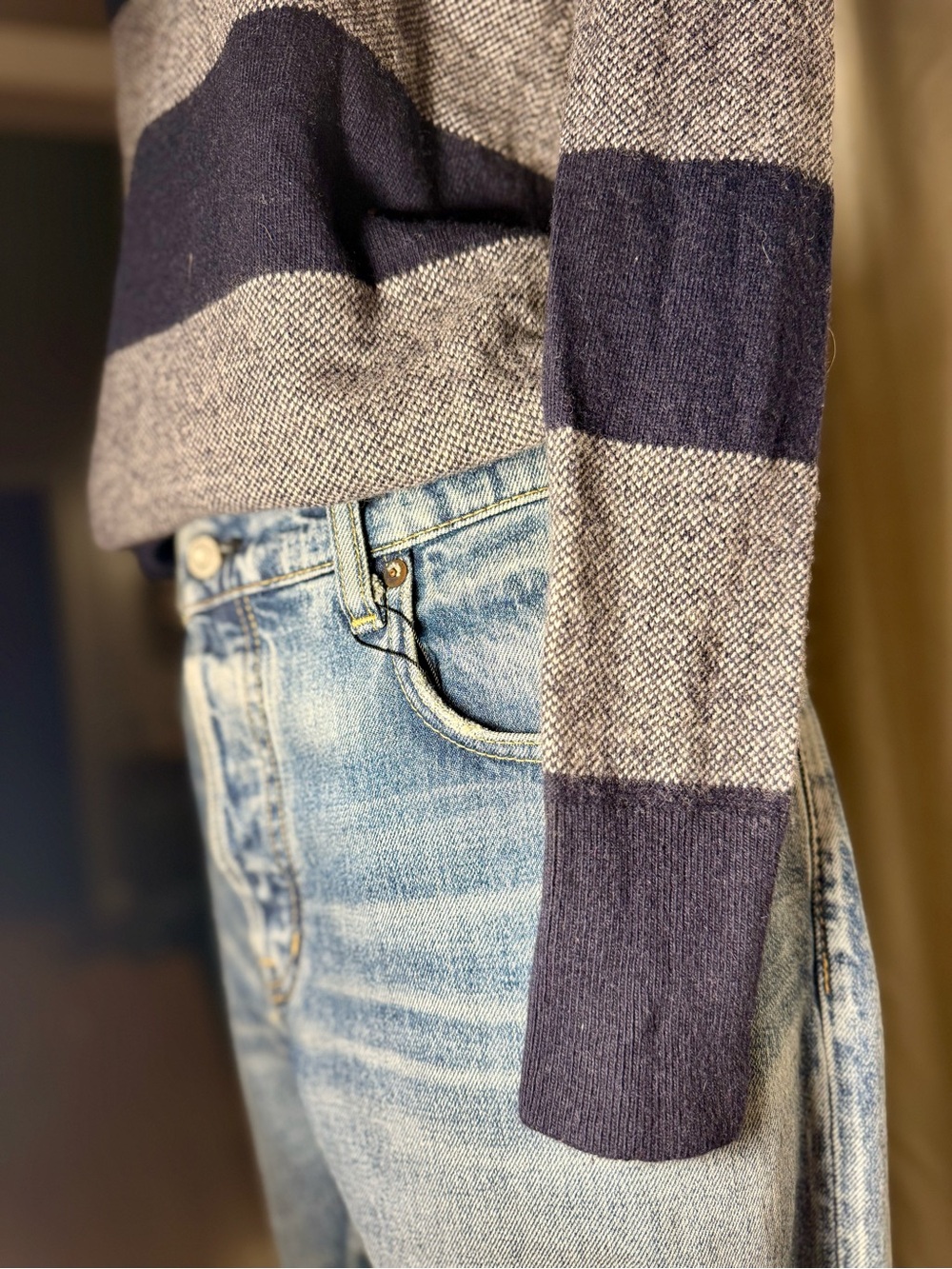 Banana Republic Filpucci Navy Merino Wool/Cashmere blend Crewneck Sweater - Picture 3 of 9